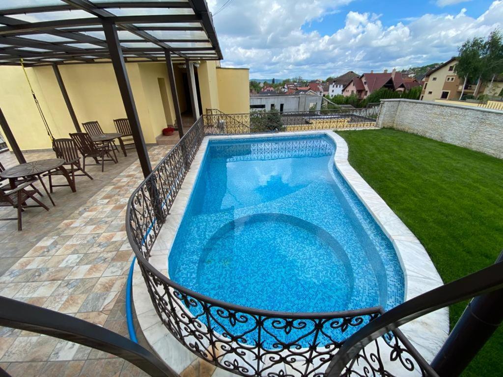 Pensiunea Imperial Târgu-Mureş Exteriör bild